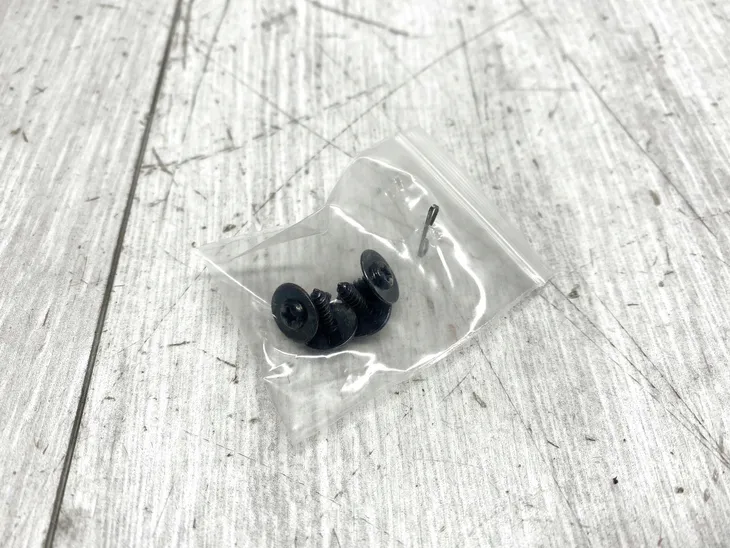 uchwyt-prawych-drzwi-bmw-e90-e91-numer-katalogowy-czesci-wd6750