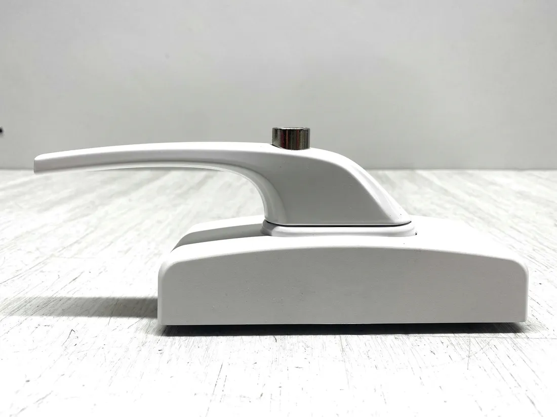 klamka-okienna-abus-z-blokada-fo400a-biala-stan-powystawowy