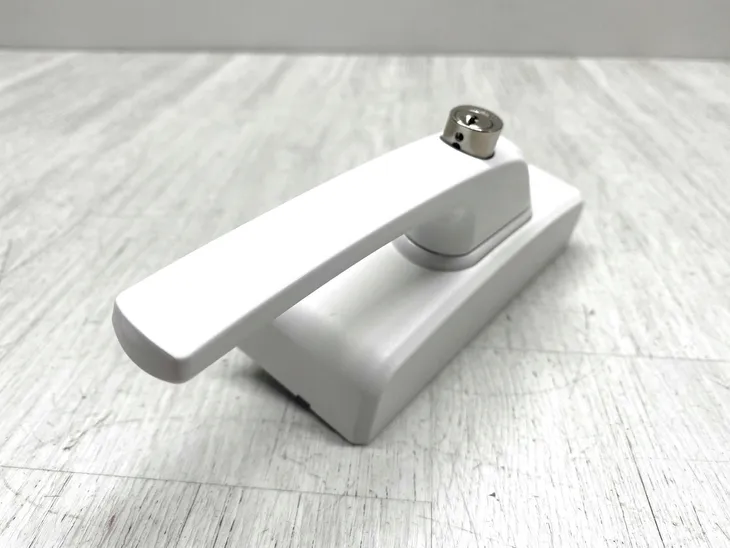 klamka-okienna-abus-z-blokada-fo400a-biala-stan-opakowania-uszkodzone