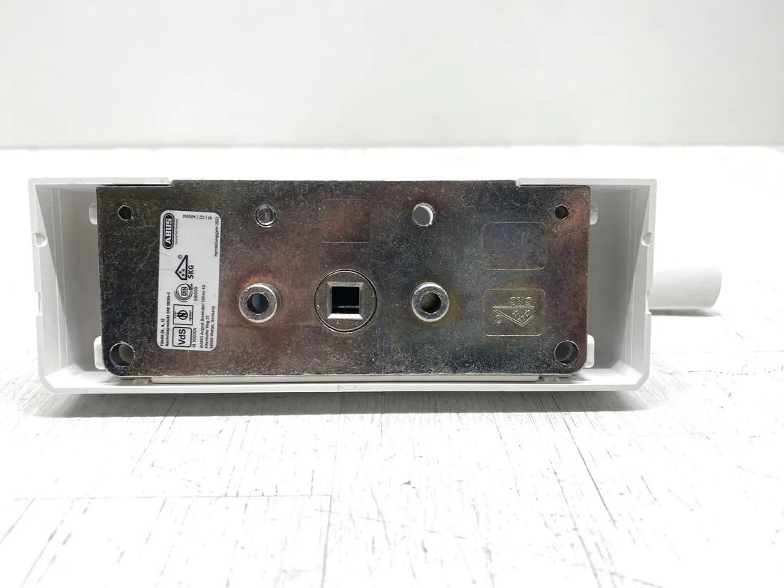 klamka-okienna-abus-z-blokada-fo400a-biala