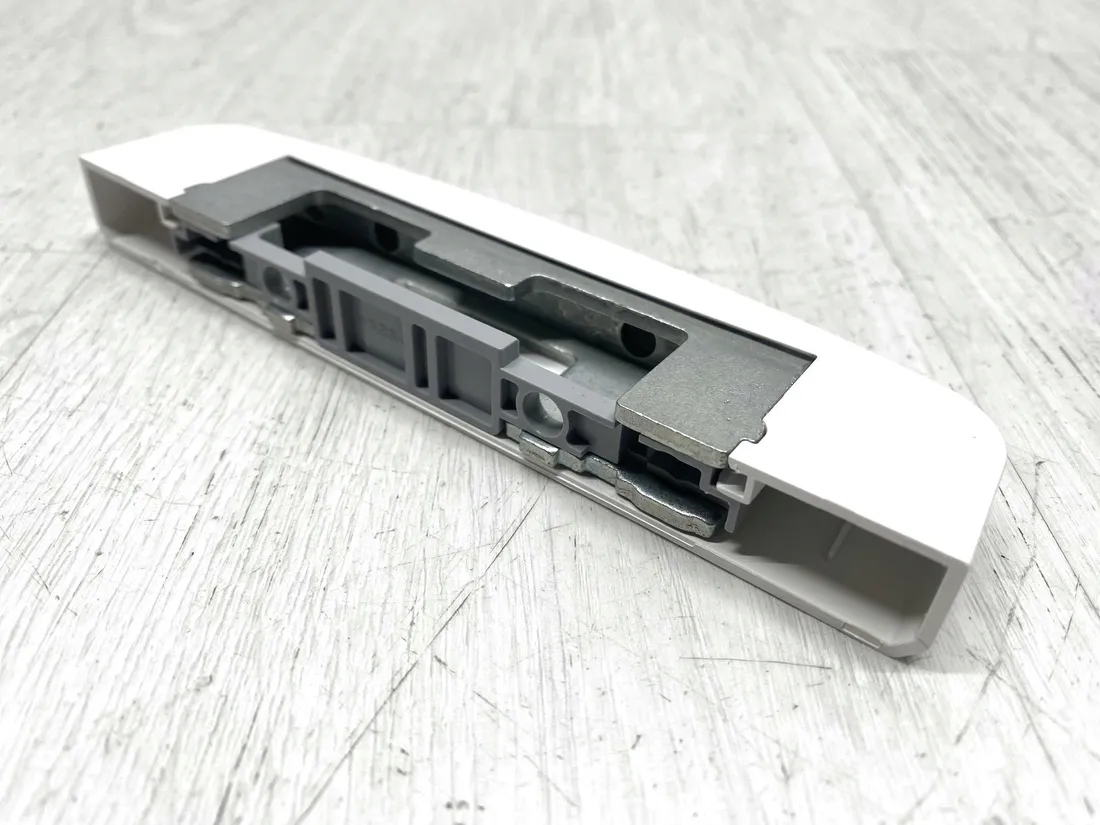 klamka-okienna-abus-z-blokada-fo400a-biala-stan-powystawowy