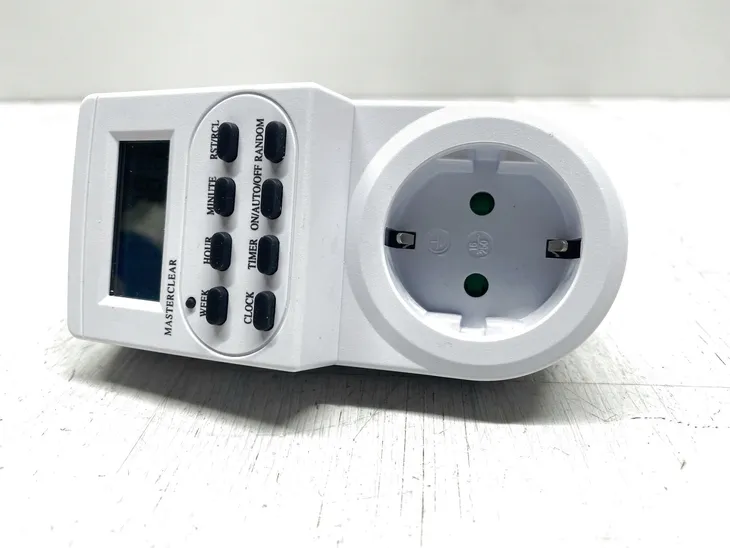 programator-czasowy-unitec-emt709-3680w-bialy-marka-unitec