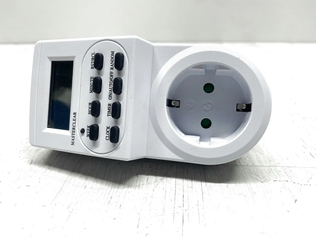 programator-czasowy-unitec-emt709-3680w-bialy-stan-powystawowy