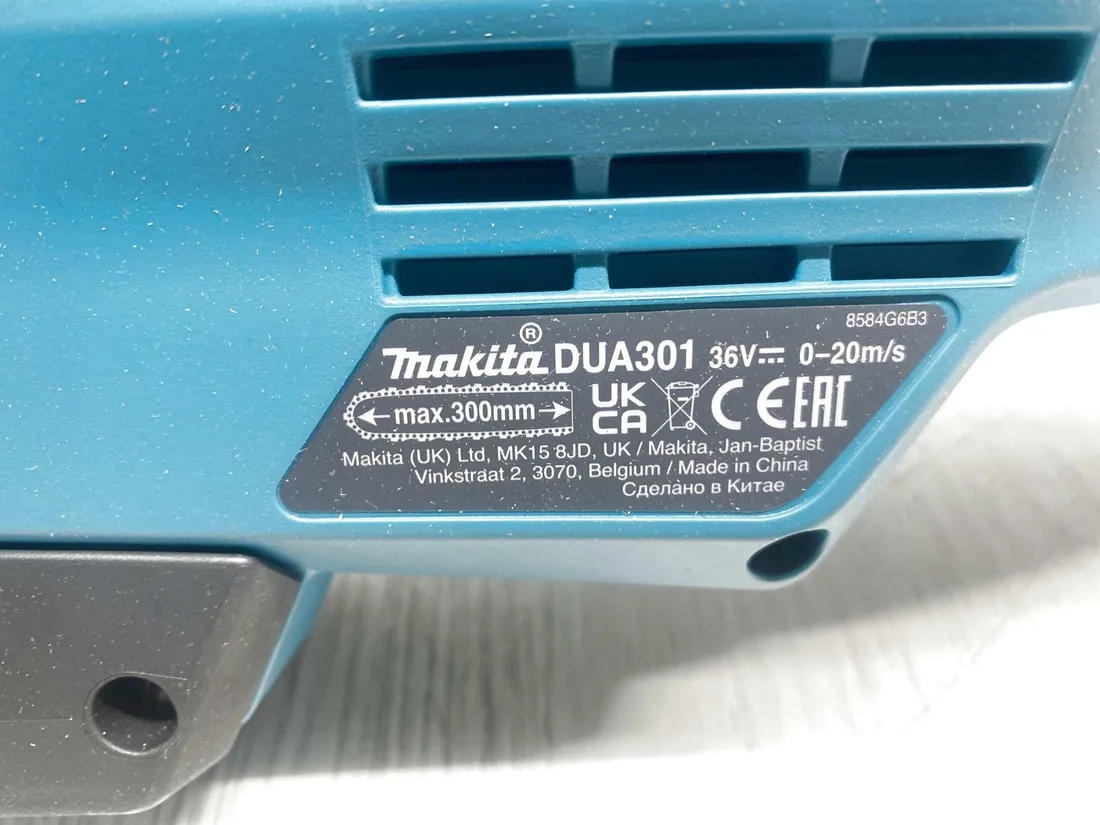akumulatorowa-okrzesywarka-z-wysiegnikiem-makita-dua301z-2x18v-stan-powystawowy