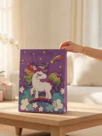 torebka-torba-prezentowa-na-prezent-papierowa-ozdobna-jednorozec-rozowa