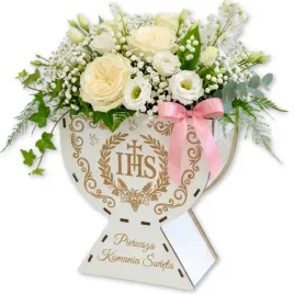 prezent-na-komunie-swieta-kielich-komunijny-na-slodycze-kwiaty-flowerbox