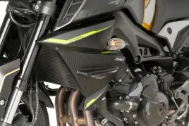 boczne-panele-chlodnicy-do-yamaha-mt-09-17-20-z-kierunkowskazami