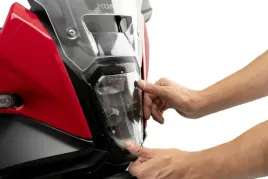 oslona-lampy-przylegajaca-do-honda-cb500-hornet-nx500