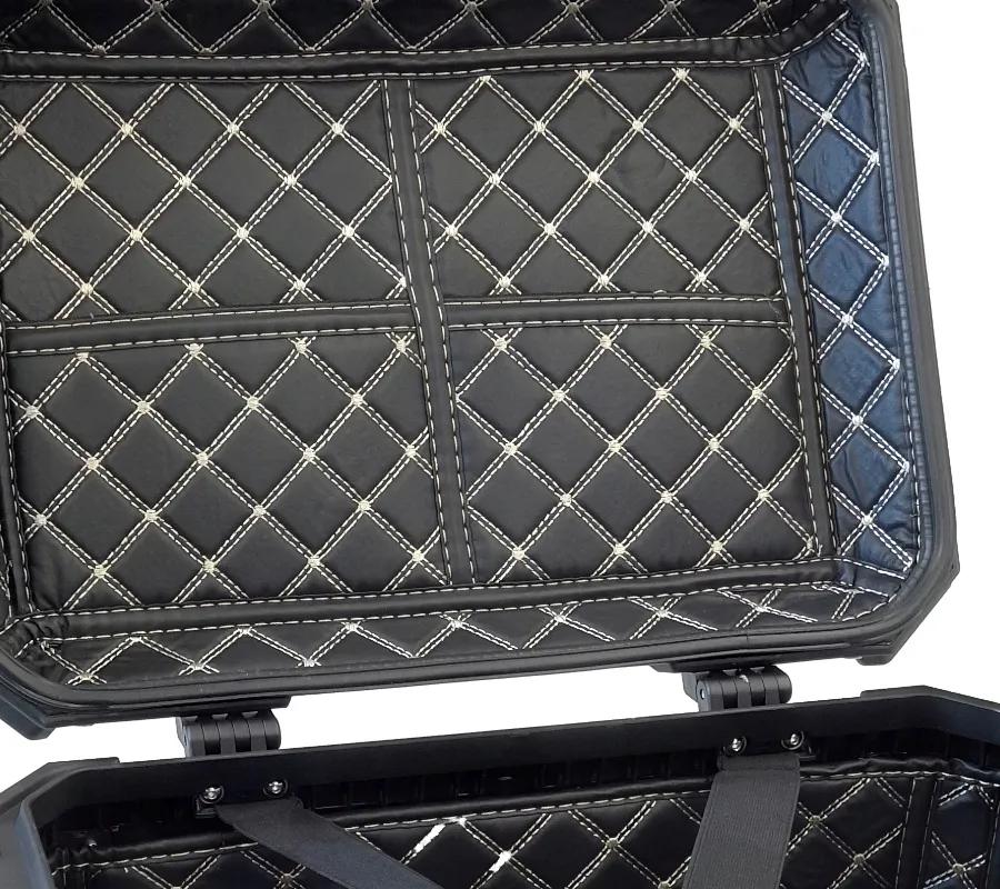 kufer-tylny-czarny-46l-stan-nowy