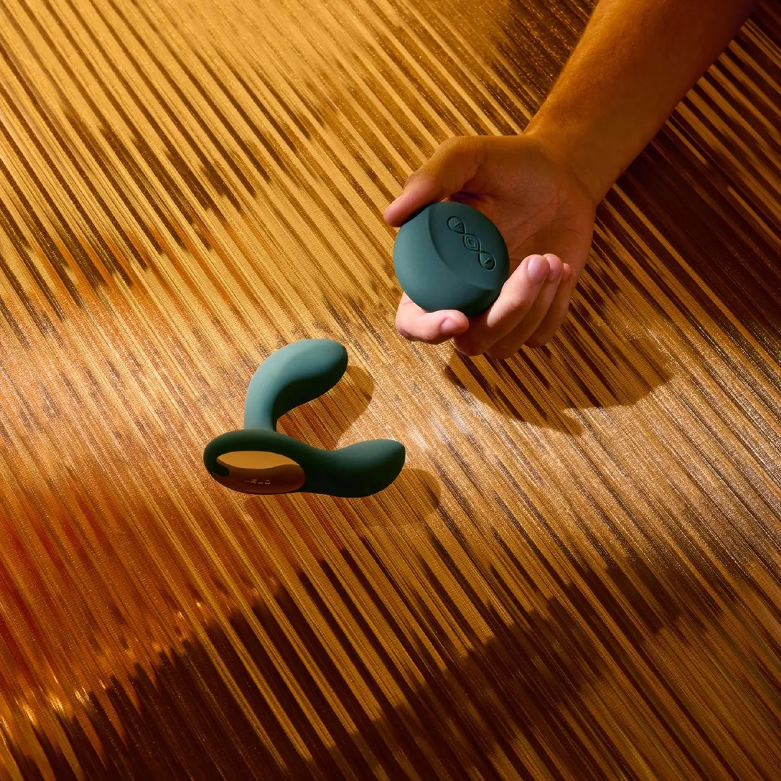 lelo-hugo-2-remote-green