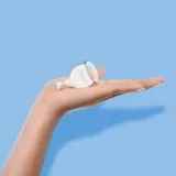 satisfyer-menstrual-cup-set-transparent-model-feel-secure