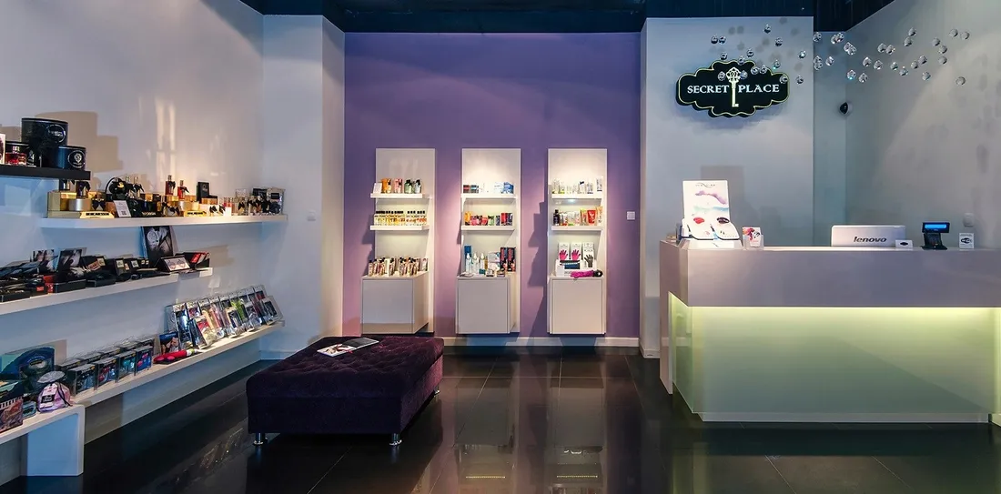 bijoux-indiscrets-light-my-fire-wild-strawberry