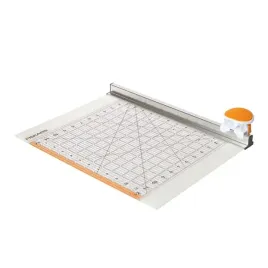gilotyna-z-obrotowym-ostrzem-45mm-linijka-fiskars-1016264