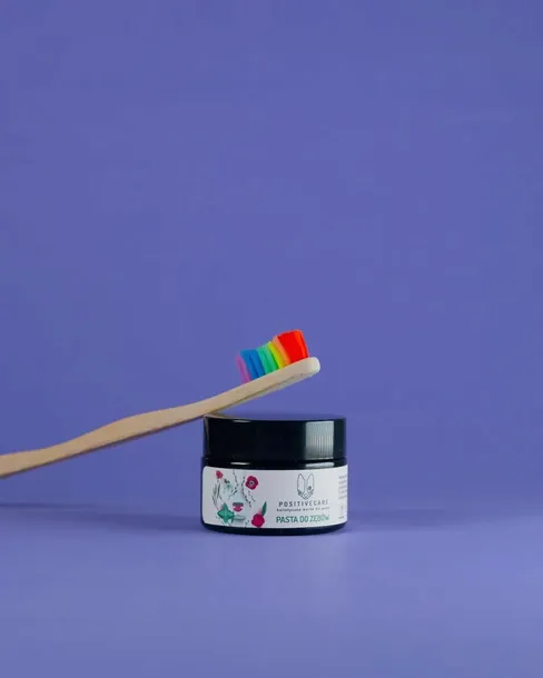 naturalna-pasta-do-zebow-dla-psa-waga-z-opakowaniem-0-2-kg