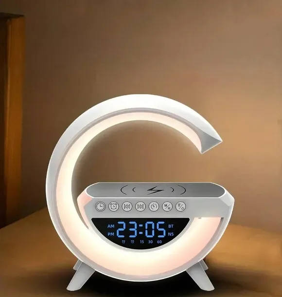 lampka-biurkowa-nocna-stojaca-rgb-glosnik-ladowarka-zegar-budzik-radio-szerokosc-15-cm