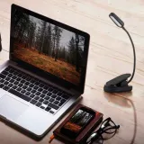 solidna-lampka-biurkowa-nocna-oswietlenie-regulowana-na-klips-bezprzewodowa-szerokosc-7-cm