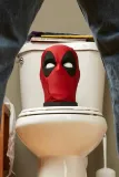 marvel-deadpool-figurka-premium-600-dzwiekow-wysokosc-produktu-8-5-cm