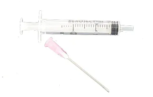 STRZYKAWKA DAWKOMIERZ 10ML + IGŁA INIEKCYJNA