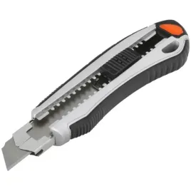 noz-z-ostrzem-lamanym-alu-6x-premium-18mm-6ostrz