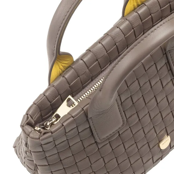 631604085-marka-dudu