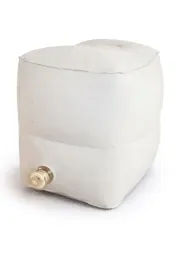 dmuchany-podnozek-podrozny-do-samolotu-samochodu