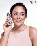 neo-make-up-intense-serum-colour-correcting-opakowanie-butelka-z-pompka