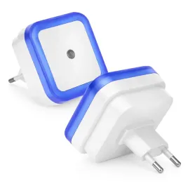 lampka-nocna-led-do-kontaktu-auto-zmierzch-niebieska-orientacyjna