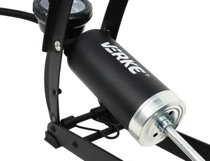 pompka-samochodowa-nozna-rowerowa-roweru-samochodu-materaca-kol-opon-mocna-marka-verke-kod-producenta-v83140-stan-nowy