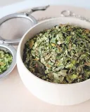 moringa-oleifera-250-g-suszone-liscie-marka-green-essence