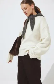 bialy-welniany-sweter-oversize-na-kd-s