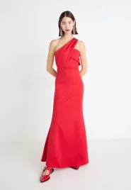czerwona-sukienka-z-odkrytym-ramieniem-wal-g-xl