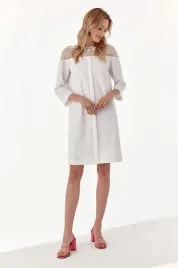 biala-elegancka-sukienka-tatuum-s