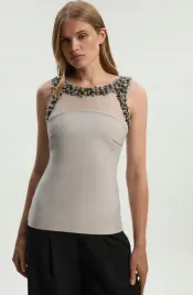 szary-top-z-siateczka-i-ozdobnym-dekoltem-karen-millen-m
