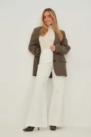 biale-szerokie-spodnie-jeansowe-na-kd-s