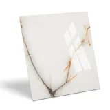 plytki-podlogowe-scienne-bialy-marmur-ze-zlota-zyla-onyx-gold-60x60-polysk