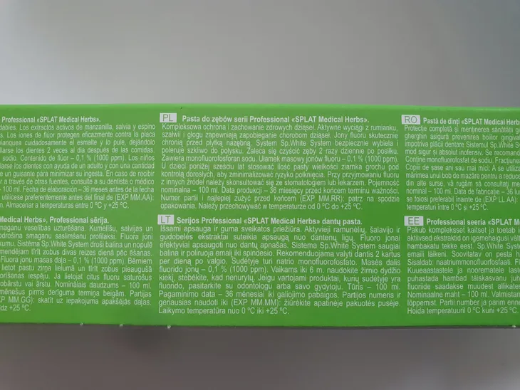 splat-professional-medical-herbs-paste-100ml-cechy-dodatkowe-bez-aluminium-bez-barwnikow-bez-sls-na-stojacej-tubie-produkt-weganski-z-hydroksyapatytem-ziolowa