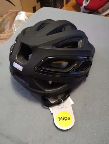 kask-rowerowy-uvex-unbound-r-58-62-stan-powystawowy-rodzaj-uniwersalny