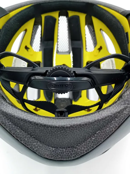 kask-rowerowy-abus-macator-mips-shiny-black-l-kolor-czarny