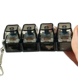 brelok-kliker-maly-led-rgb-gadzet-wielka-satysfakcja