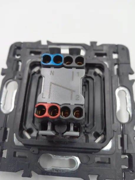 legrand-przelacznik-cx0001-kolor-srebrny