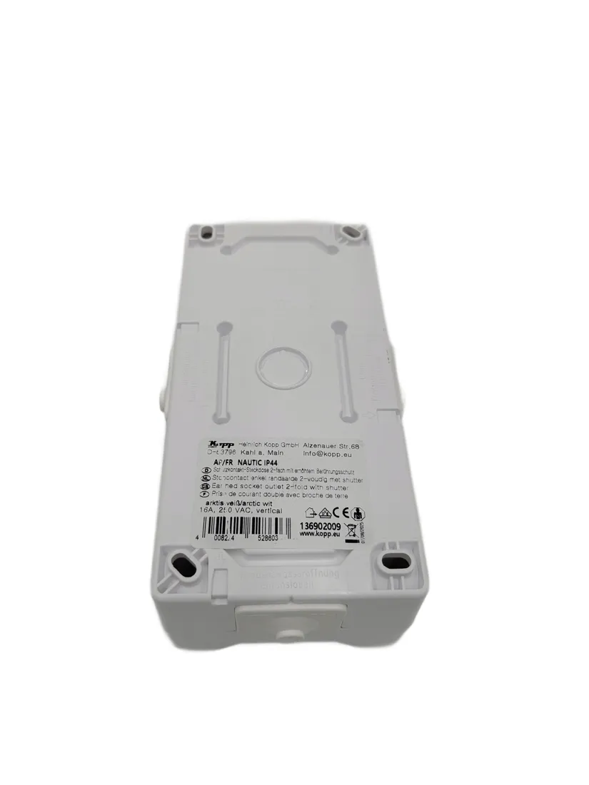 gniazdo-elektryczne-scienne-kopp-bialy-stan-powystawowy