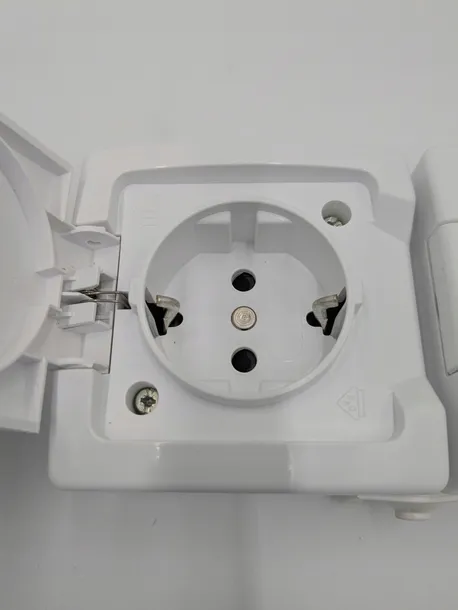 gniazdo-elektryczne-scienne-kopp-bialy-typ-gniazda-gniazdo