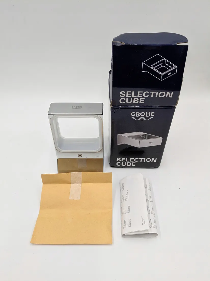 uchwyt-scienny-do-akcesoriow-grohe-selection-cube-40865000