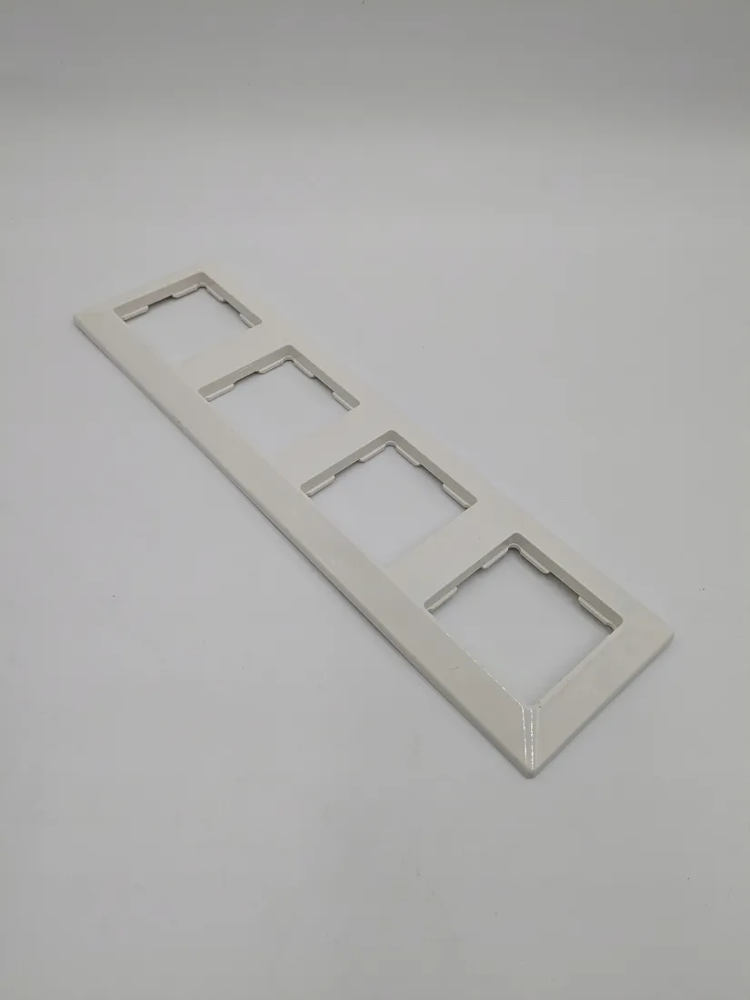 ramka-poczworna-rev-bialy