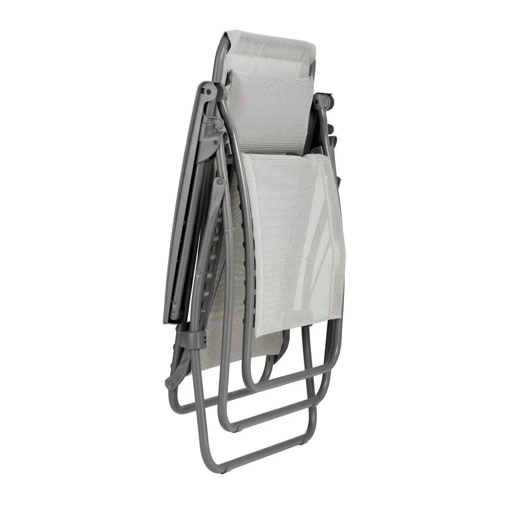 lezak-stal-szary-lafuma-stan-powystawowy