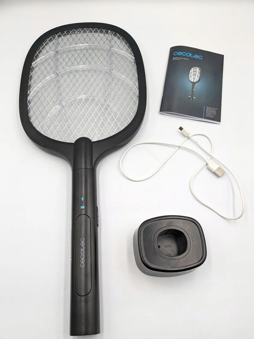 lapka-przeciwko-komarom-muchom-cecotec