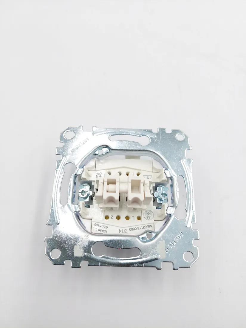 meg3115-0000-rotary-switch-srebrny-stan-powystawowy