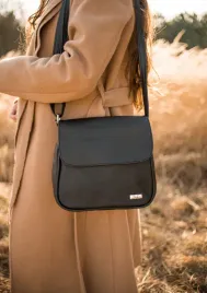 listonoszka-skorzana-she-s10-czarny