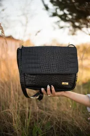 listonoszka-skorzana-she-558w-czarny-krokodyl