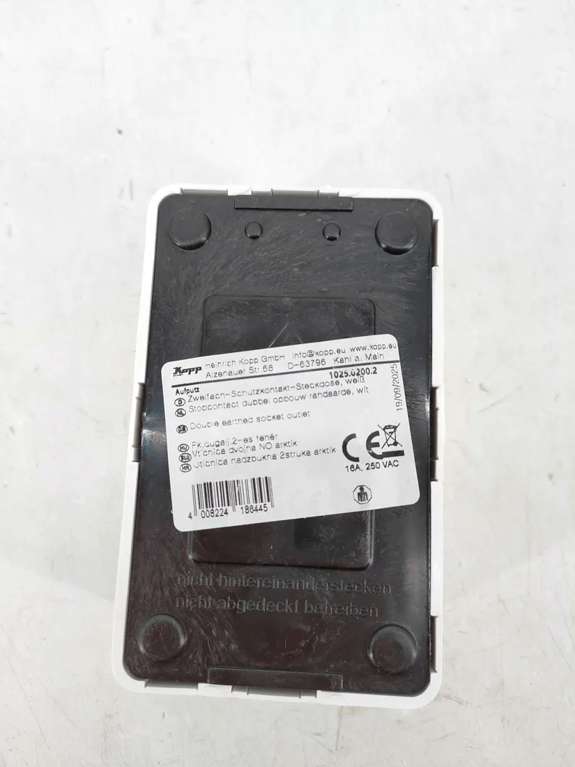 gniazdo-elektryczne-scienne-kopp-bialy-stan-powystawowy